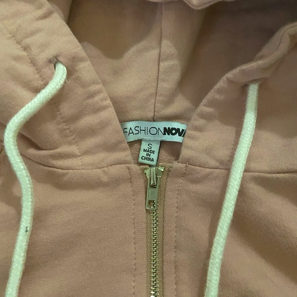Fashion nova cropped hoodie - Picture 2 of 2